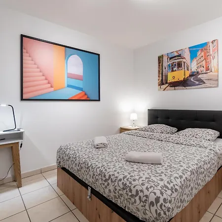 Cosy Corner Avec Garage Et Balcon Proche Part-dieu * Villeurbanne