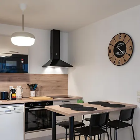 Cosy Corner Avec Garage Et Balcon Proche Part-dieu * Villeurbanne